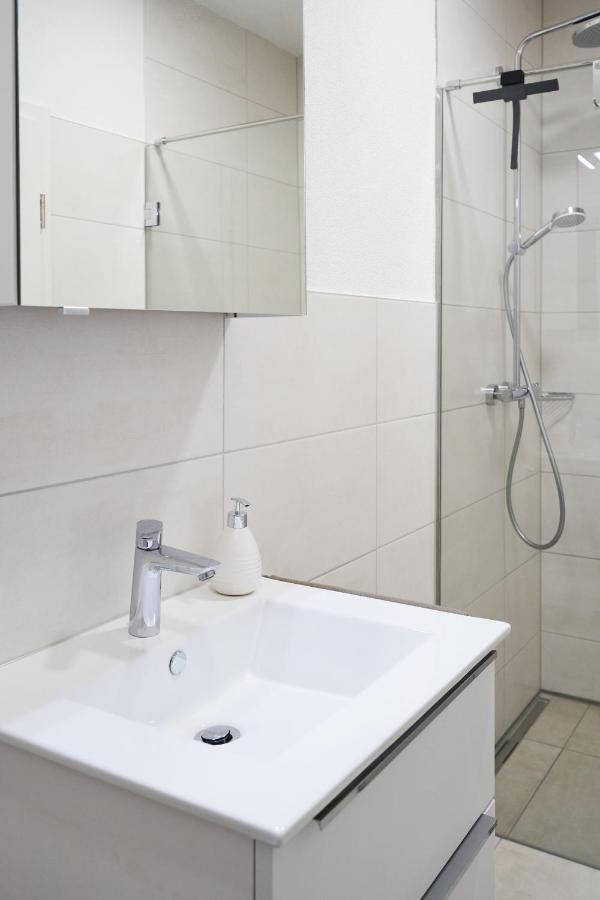 Apartwehr Business&Ferien Apartment Lila Bagian luar foto
